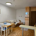Appartementanlage Thermenblick In & Out Apartment Bad Kleinkirchheim