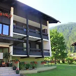 Appartementanlage Thermenblick In&ski Out Apartment *