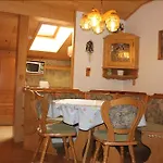 Appartementanlage Thermenblick In&ski Out